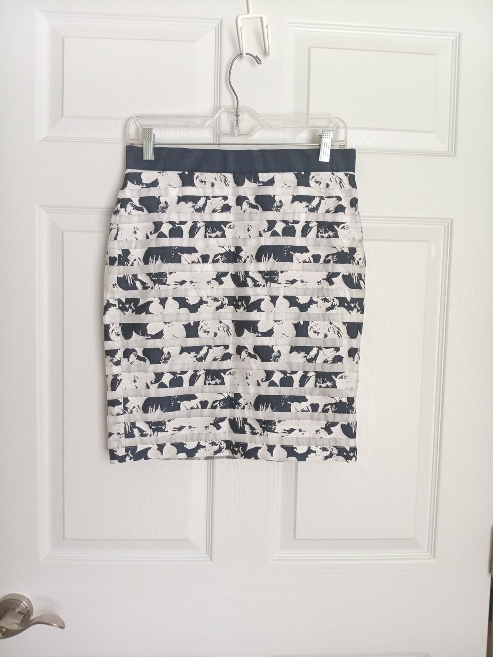 Ann Taylor Navy and White Striped Floral Pencil Skirt